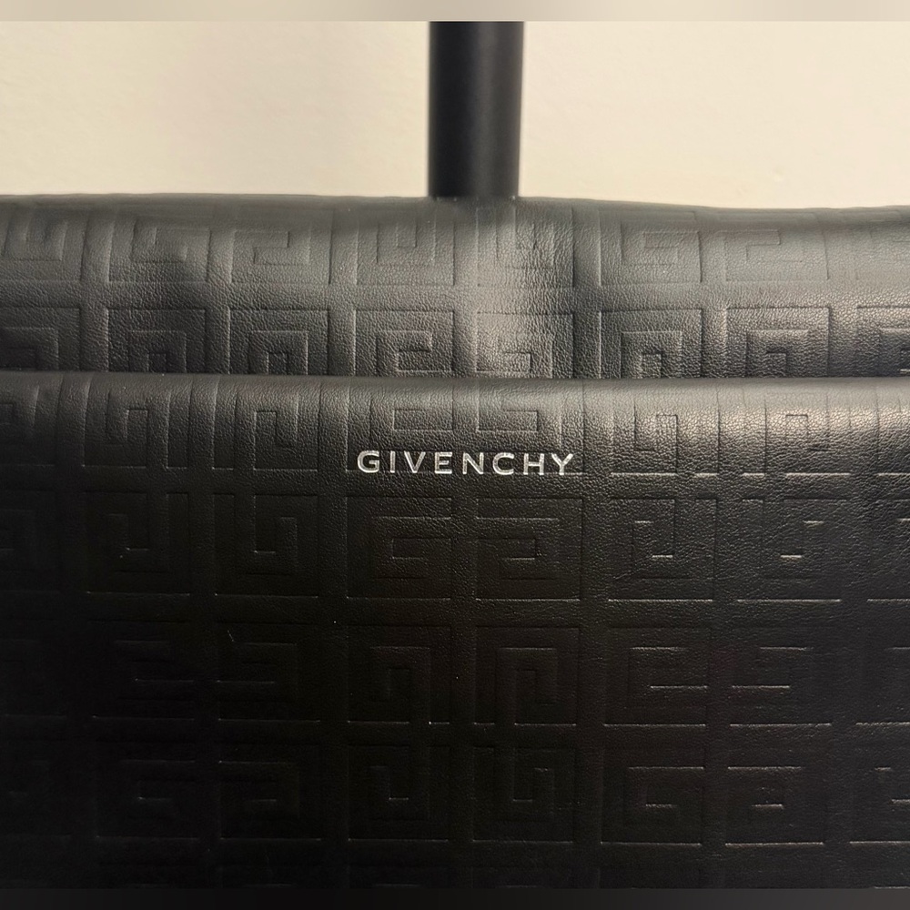 Givenchy 4G Black Leather Shoulder Bag - Picture 6 of 16